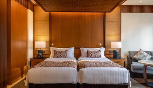 Spacious Suite Room with Bathtub, Balcony, Garden View and Free Welcome Fruit