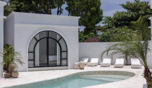 Double Room with Pool View