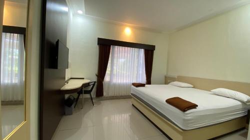 Deluxe Double Room (2 Adults + 1 Child)