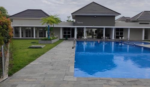 Three-Bedroom Townhouse