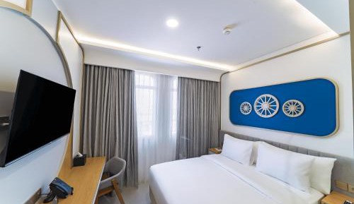 Deluxe Queen Room