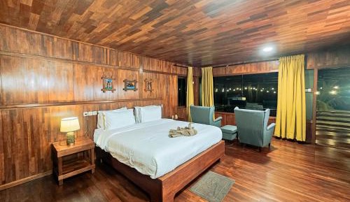 Deluxe Double or Twin Room with Sea View