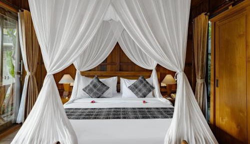 One Bedroom Wooden Pool Villa with Valley View