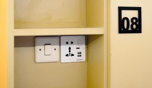 Single Bed in Mixed Dormitory Room