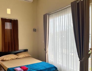 Deluxe Double Room (2 Adults + 1 Child)