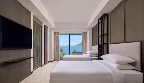 Deluxe Double Room with Two Double Beds and Ocean View