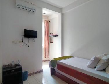 Small Twin Room