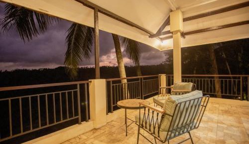 Deluxe Double or Twin Room with Mountain View