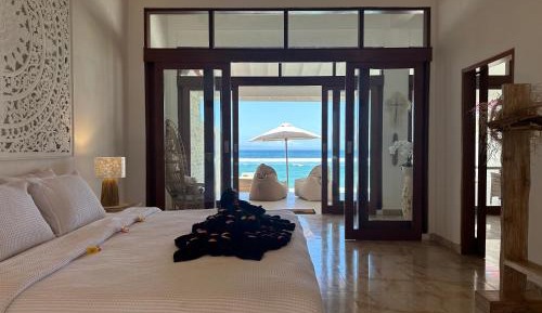 Villa - Beach Front