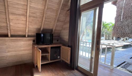 Suite with Pool View