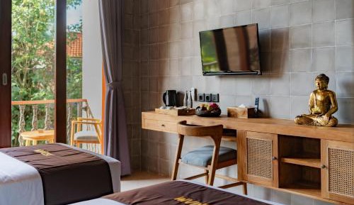 Deluxe Twin Room with Balcony and Free Welcome Fruit Basket