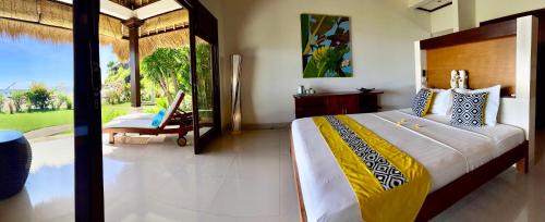Beachfront bungalow with pool