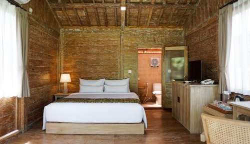 Deluxe Room Latar