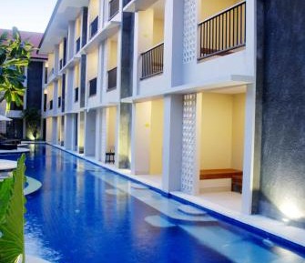 Deluxe Room With Pool Access