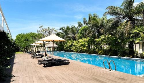 Deluxe Double or Twin Room with Pool View