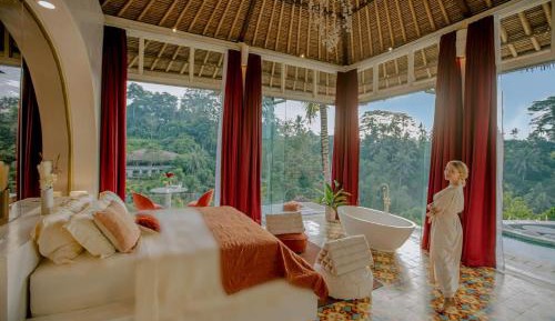 Deluxe Queen Suite