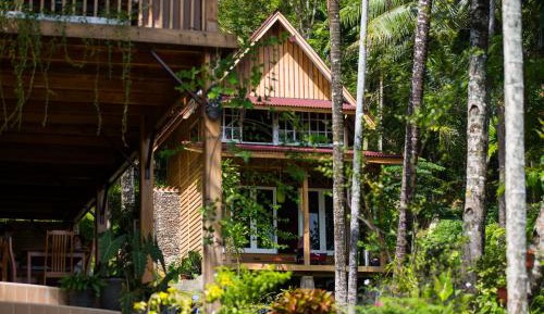 Villa with Garden View