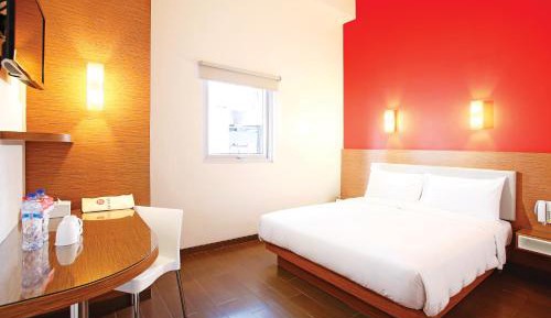 Smart Hollywood Room