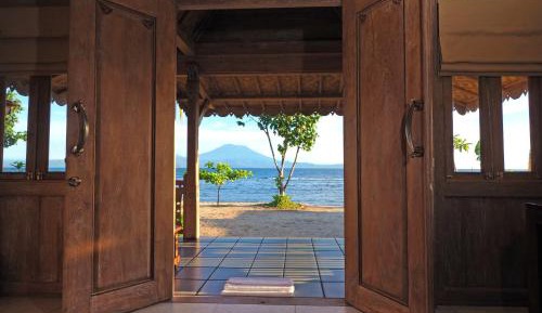 Deluxe Double Bungalow Beachfront View