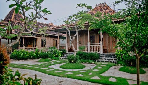Deluxe Twin Bungalow Garden View