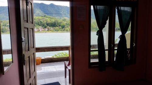 Double or Twin Room with Lake View