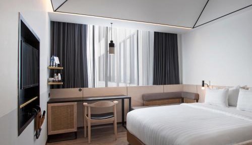 Deluxe King Room