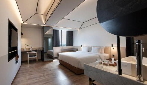 Corner Suite