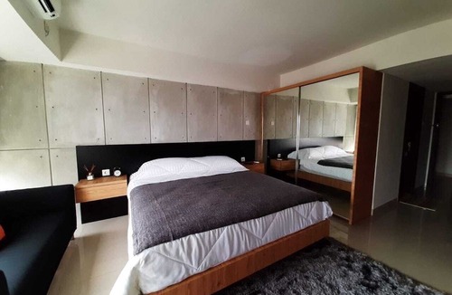 Jatinegara Hotel | Cozy the H Residence by Bonzela Property