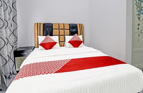 Sarolangun Hotel | OYO 91203 Naufal Residence Syariah