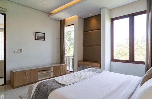 Bandung Villa | Oyama City View 4BR Villa with a Heated Pool