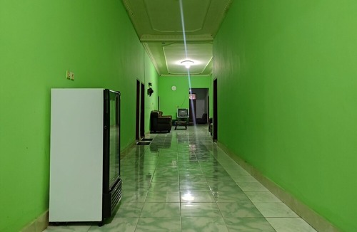 Ternate Hotel | OYO 92892 Aini Homestay