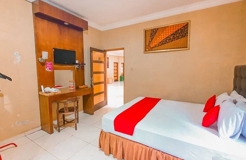 Karanganyar Hotel | Red Chilies Hill Hotel