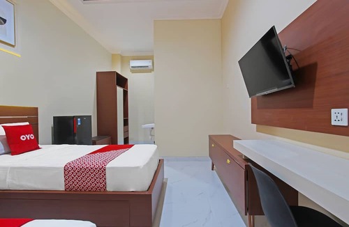 Cilacap Hotel | Capital O 92105 A'shanti Inn