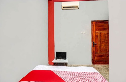 Siwalankerto Hotel | Hotel O Griyo Sonia