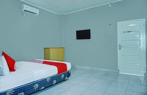 West Pesisir Hotel | OYO 92205 C-house