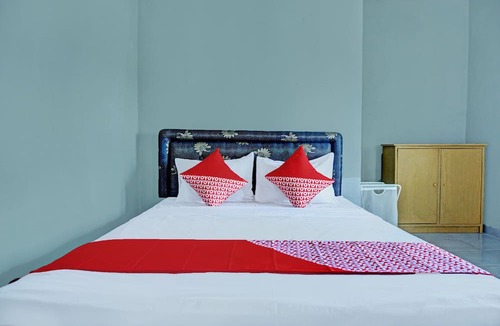 West Pesisir Hotel | OYO 92205 C-house