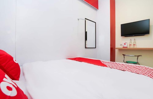 Gubeng Hotel | Flagship 3688 Pot Art