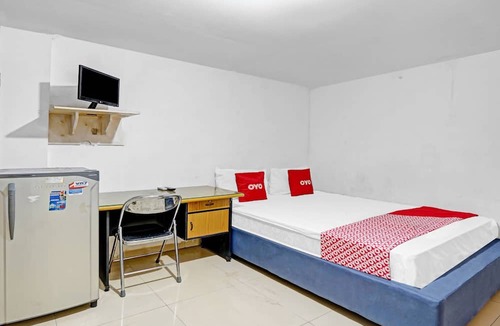 Surabaya Hotel | OYO Life 90791 Royale Margorejo