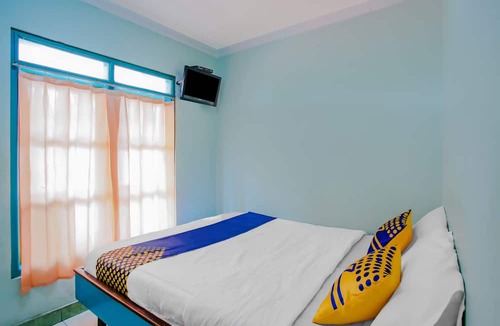 Bandungan Hotel | SPOT ON 90100 Hotel Kediri Bandungan