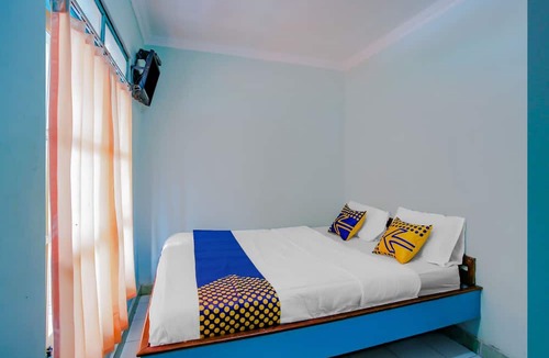 Bandungan Hotel | SPOT ON 90100 Hotel Kediri Bandungan
