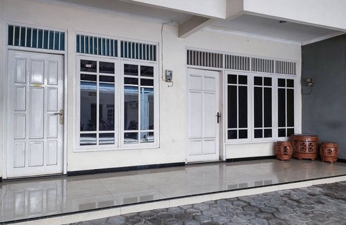 Semarang House | Djuragan Kamar Tiara