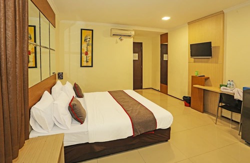 Serpong Hotel | Super OYO Townhouse OAK Hotel Fiducia Serpong