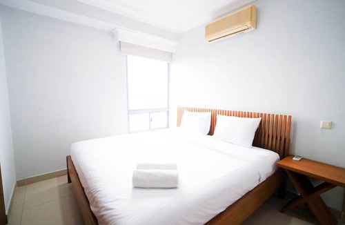 Suko Manunggal Apartment | Homey 2Br With Extra Room At Taman Beverly Apartment