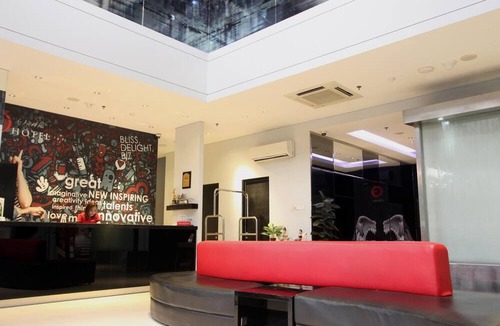 Gubeng Hotel | G Suites Hotel by AMITHYA