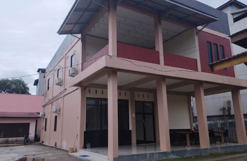 Banjarmasin Hotel | Hotel O Fanilly Guest House MarabahanNearJembatan Rumpiang