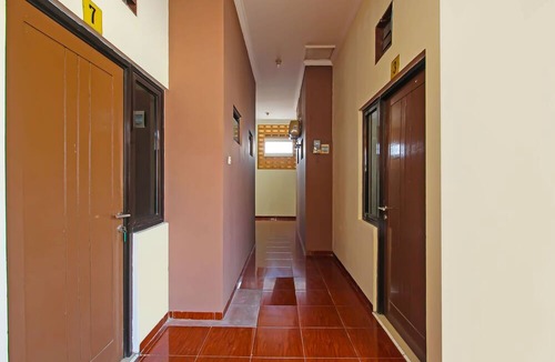 Pekalongan Hotel | Hotel O Wahidin Guesthouse