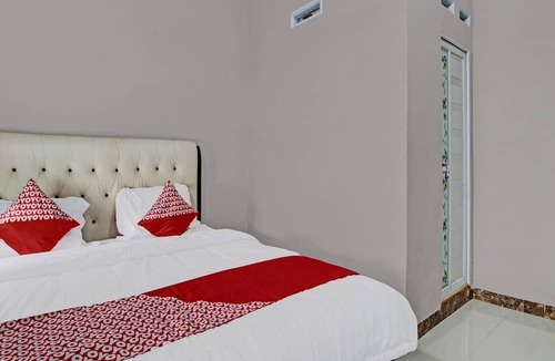 Pekanbaru Hotel | Hotel O Putri Homestay Syariah Near SPBU 14.282.694 (Air Hitam)