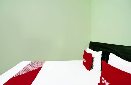 Pamekasan Hotel | OYO 2708 Hotel Kemuning Syariah