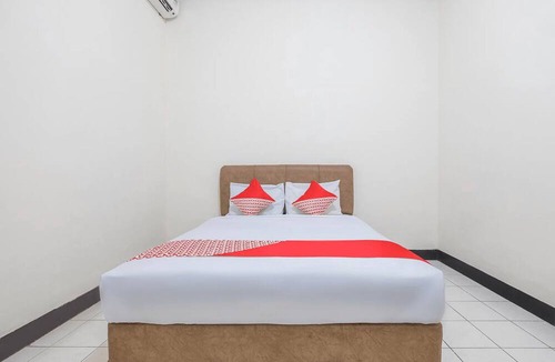 Biringkanya Hotel | OYO 2703 Hotel Transit 1