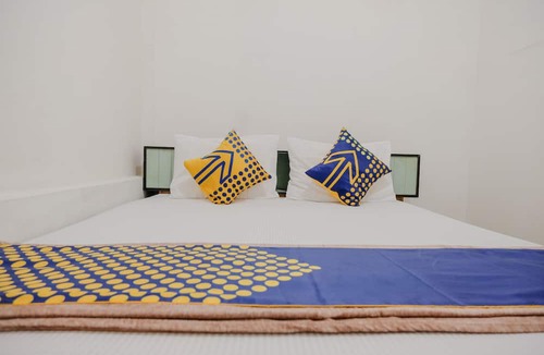 Blitar Hotel | OYO Life 2417 Melati Residence
